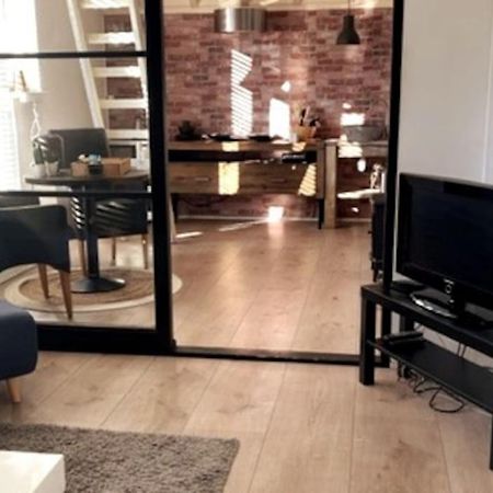 Gezellige knusse studio met bubbelbad Huizen Buitenkant foto
