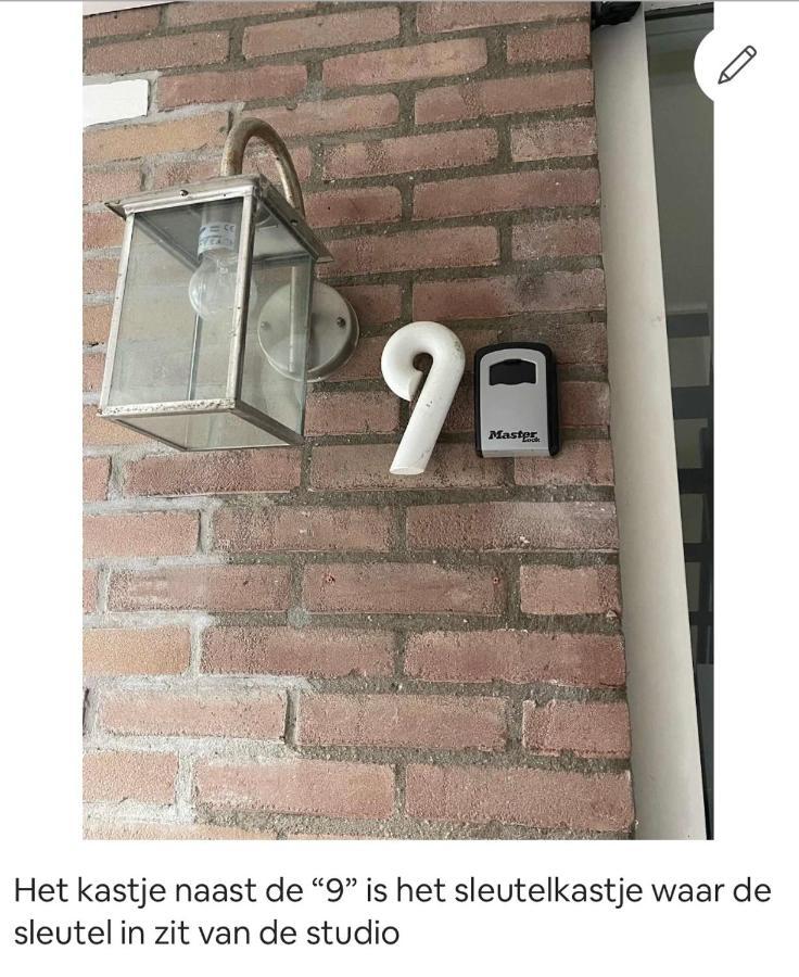 Gezellige knusse studio met bubbelbad Huizen Buitenkant foto